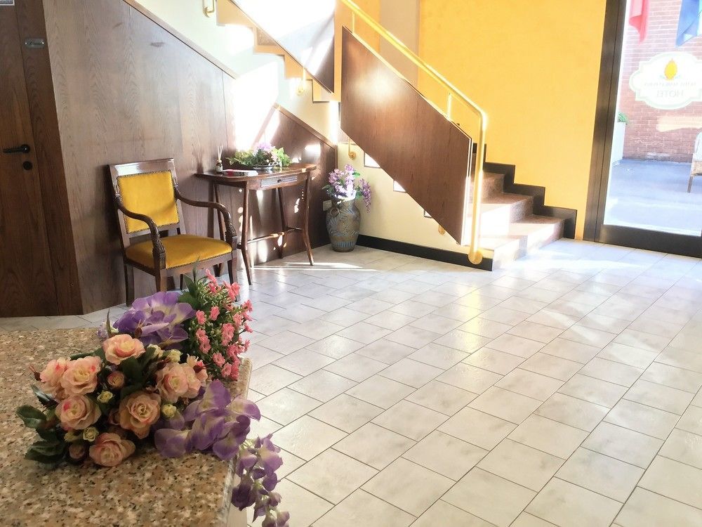 Hotel Marco Polo Self Check-In Болонья Экстерьер фото