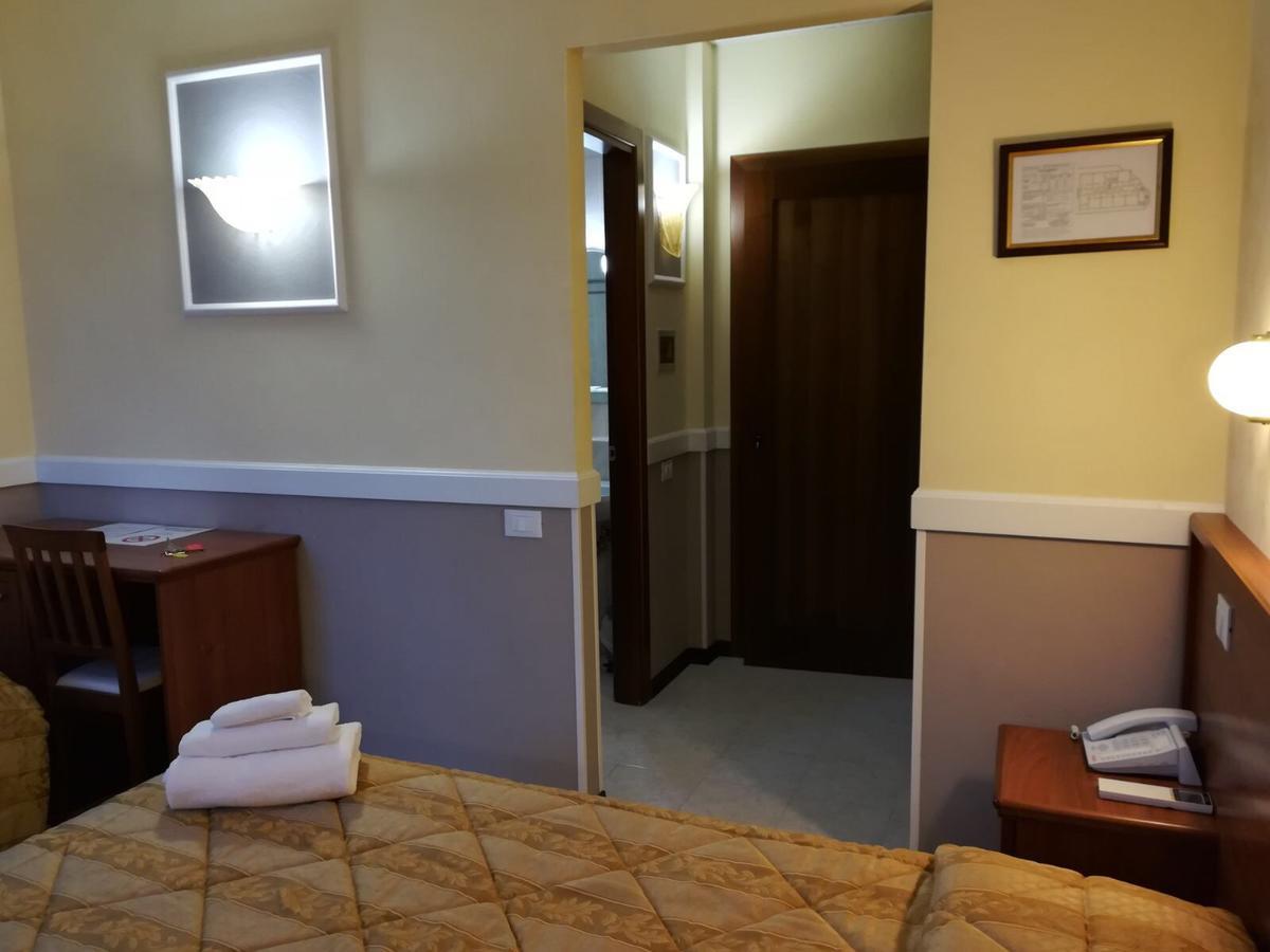 Hotel Marco Polo Self Check-In Болонья Экстерьер фото