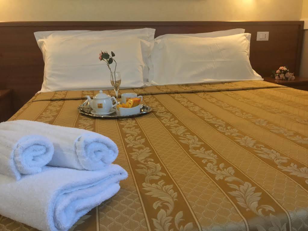 Hotel Marco Polo Self Check-In Болонья Экстерьер фото