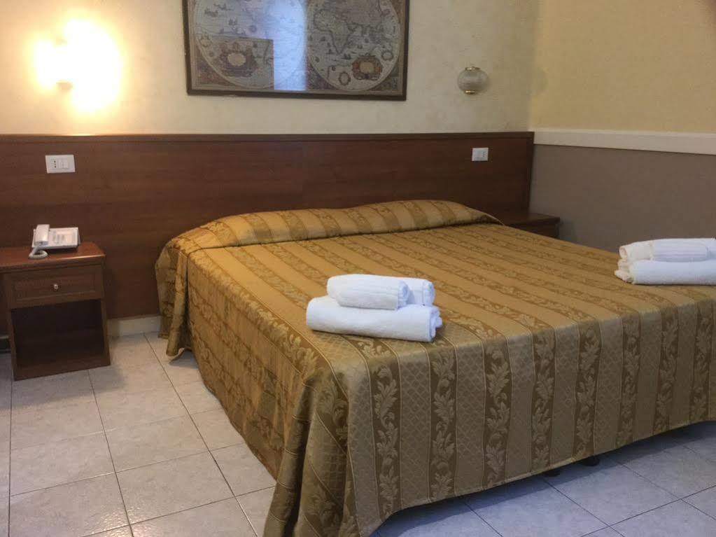 Hotel Marco Polo Self Check-In Болонья Экстерьер фото